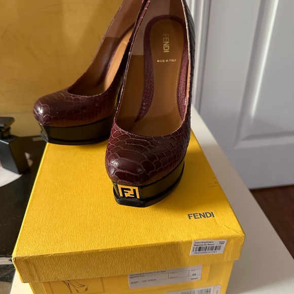 Fendi Burgundy Python Embossed Leather Platform Pumps Size 39 - Picture 5 of 5